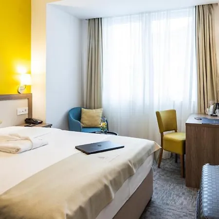 Fontana Hotell