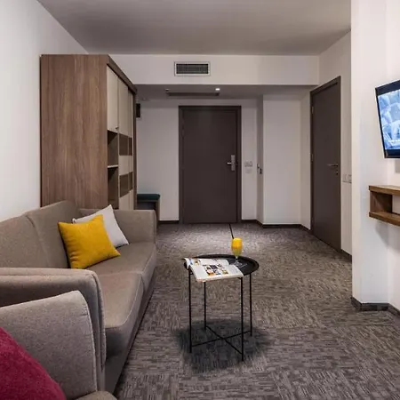 Fontana Hotel 4*