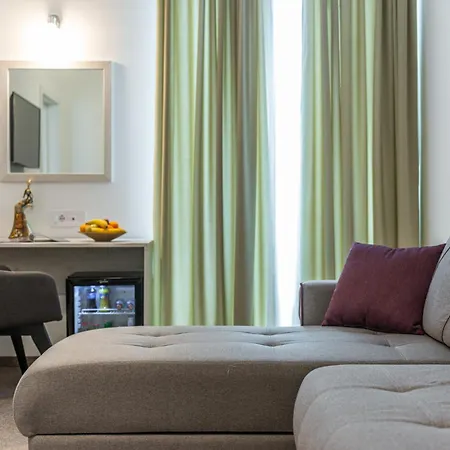 Fontana 4*