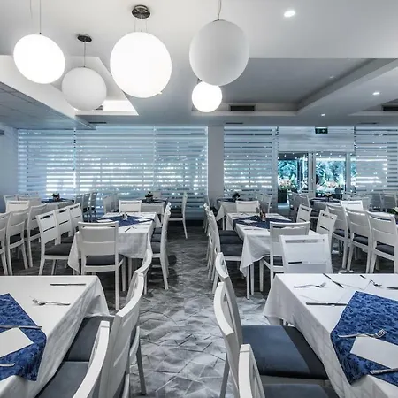 Fontana 4*
